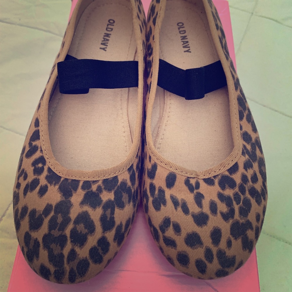 Leopard print mary jane shoes